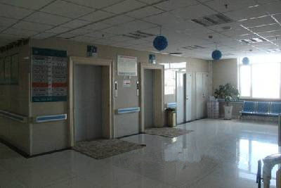 医院消防施工存隐患 托里一建筑公司因违规受