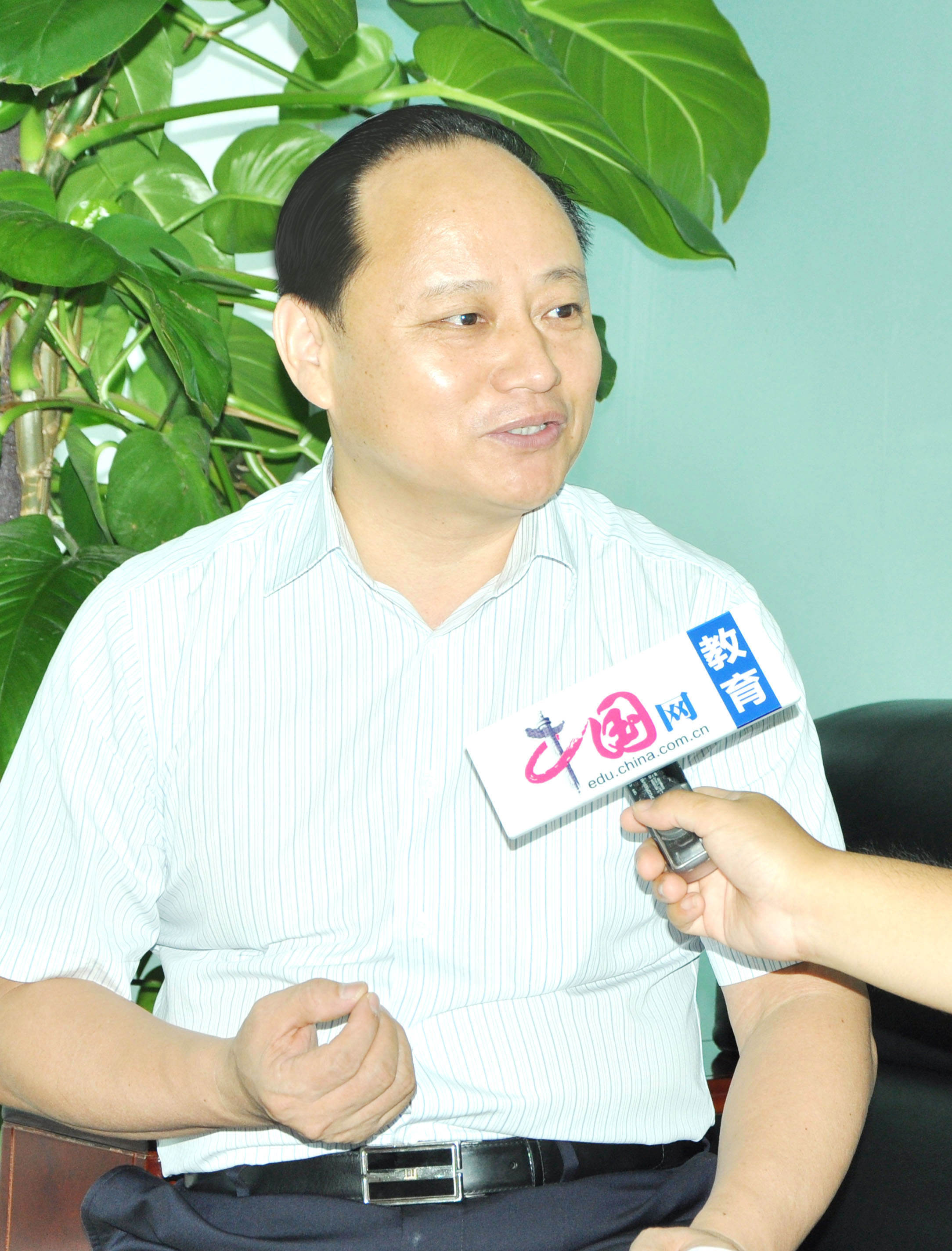 文都老总_成都文氏集团老总照片